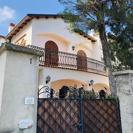 Villa Luigina - Seafront In Capo d'Orlando