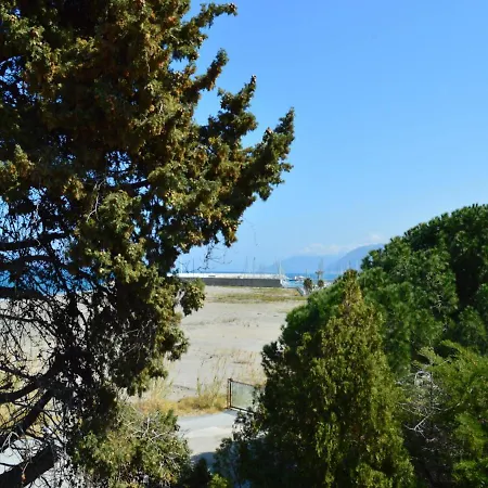 Luigina - Seafront In Villa Capo d'Orlando