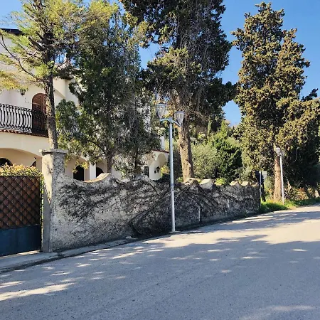 Luigina - Seafront In Villa